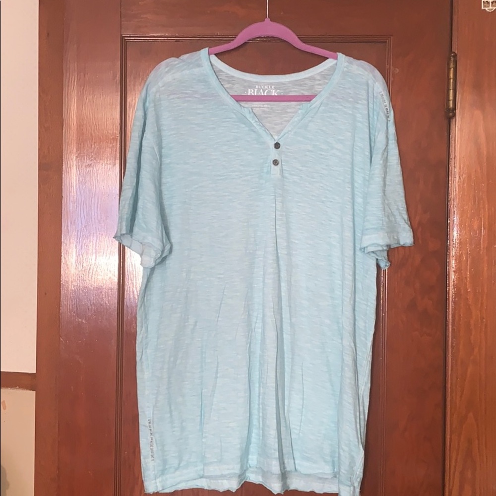 Buckle men’s v neck T